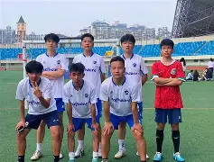 足球队员获得掌声,实力表现备受赞誉 足球队员获得掌声,实力表现备受赞誉