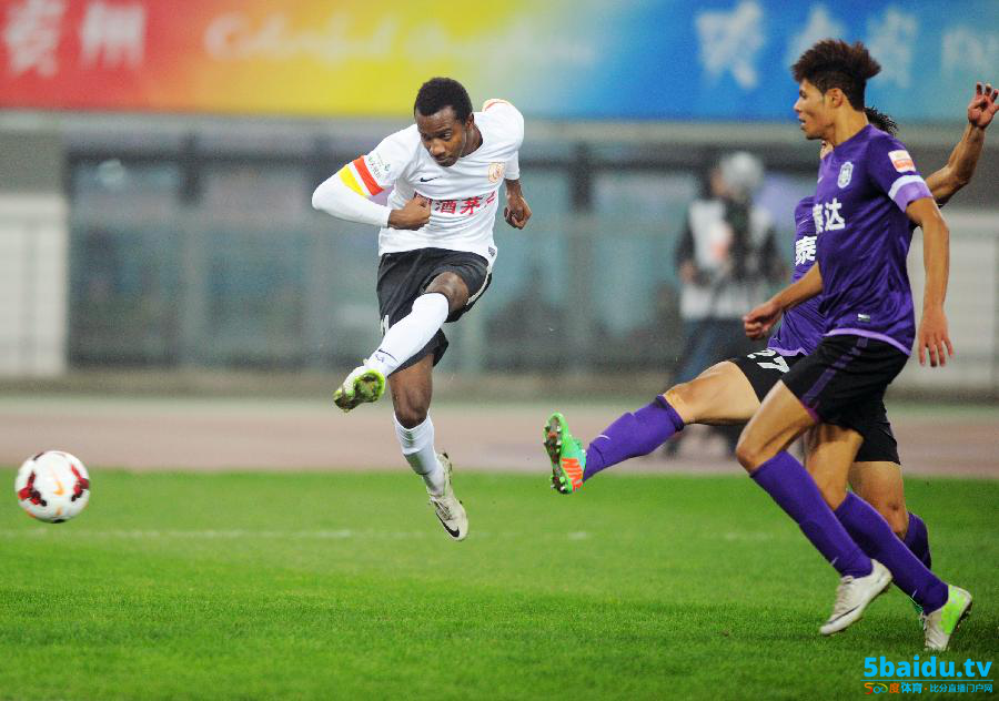 河北华夏幸福迎战天津泰达，鏖战场上展开激烈对决的简单介绍